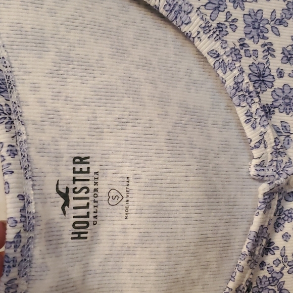 Hollister blue floral top - Picture 4 of 12